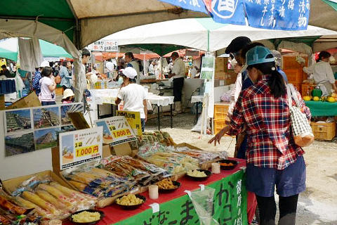 地元のグルメと特産品