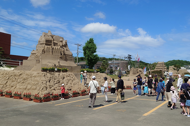 メインエリアの砂像