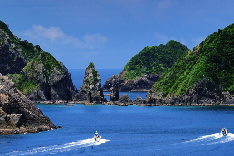 輝津館展望所から望む双剣石