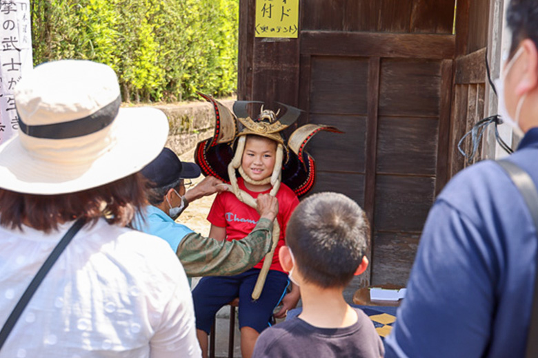 兜・甲冑着付け体験、輪投げなどの画像
