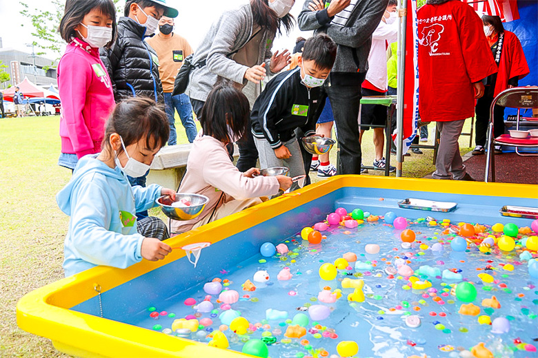 縁日体験〜ヨーヨー釣り、型抜きなど〜の画像