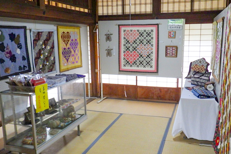 パッチワーク展示の画像