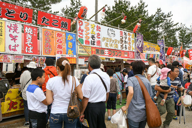 吹上浜砂の祭典 過去の物産・飲食出店の様子