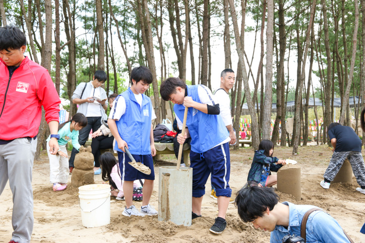 過去の砂の祭典 ボランティア活動の様子1