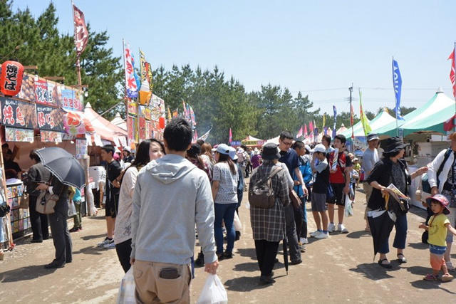 吹上浜砂の祭典 過去の物産・飲食出店の様子