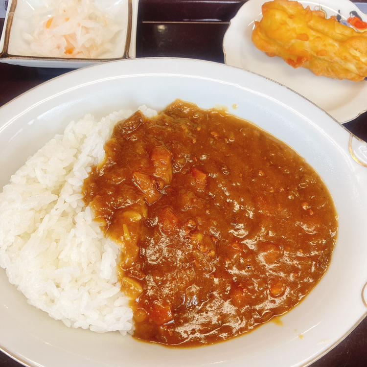 かせだ交流センターにいななまるのカレー